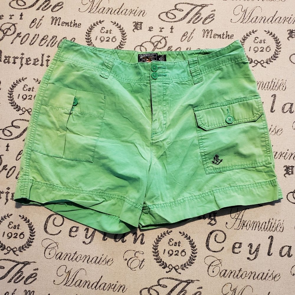 American Living Size 10 Green shorts